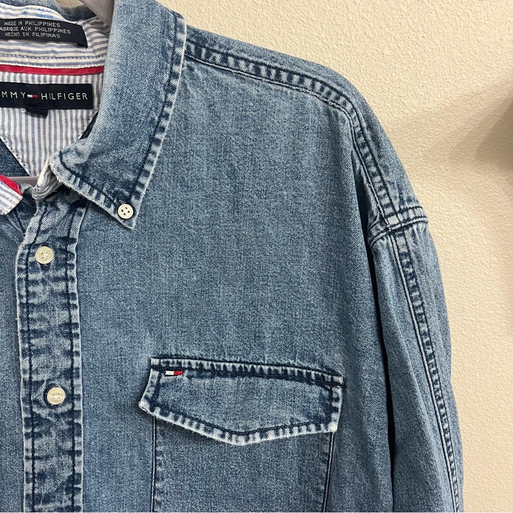 Vintage Tommy Hilfiger Denim Button Front Mens XL Front Flag Logo Blue Jean - Picture 4 of 9